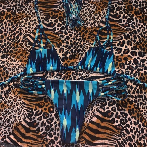 Blue Cantik Set - Picture 1 of 1